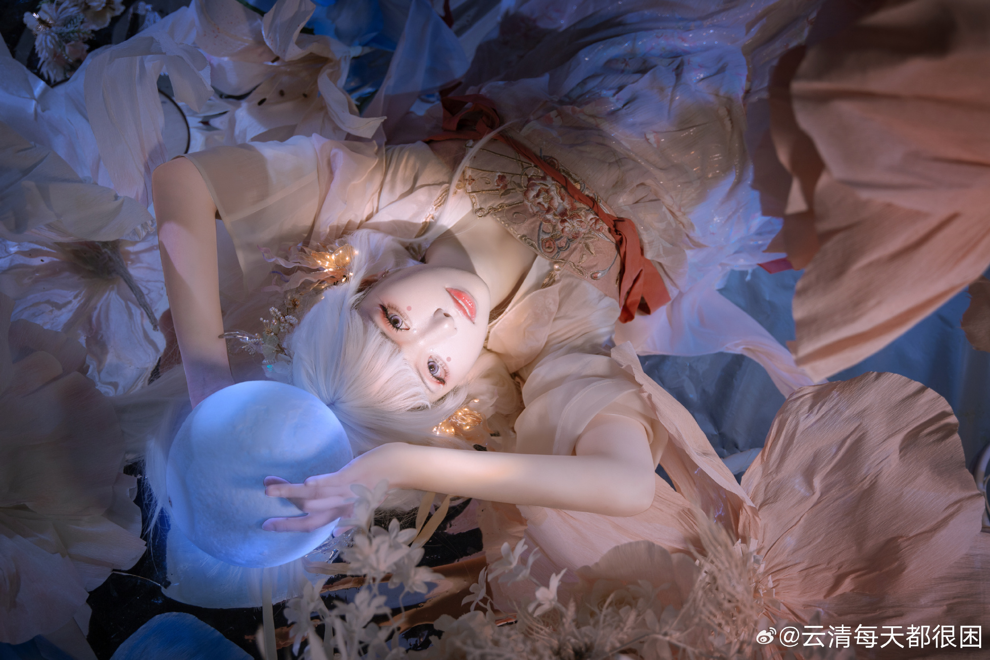 残雪凝辉冷画屏 落梅横笛已三更 更无人处月胧明@云清每天都很困