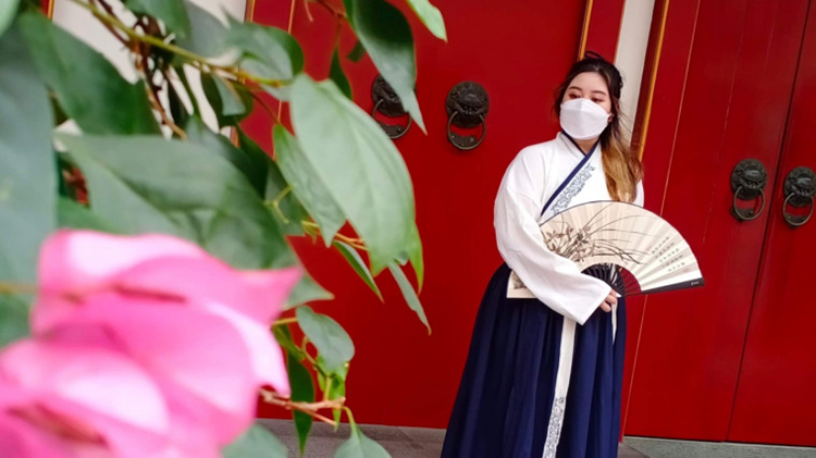 穿着汉服去唐人街，那是一次自由而令人兴奋的经历