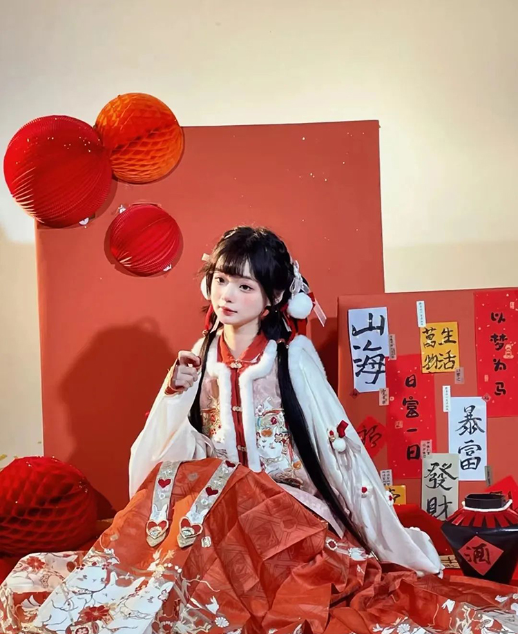 这个31岁的汉服体验馆老板火了