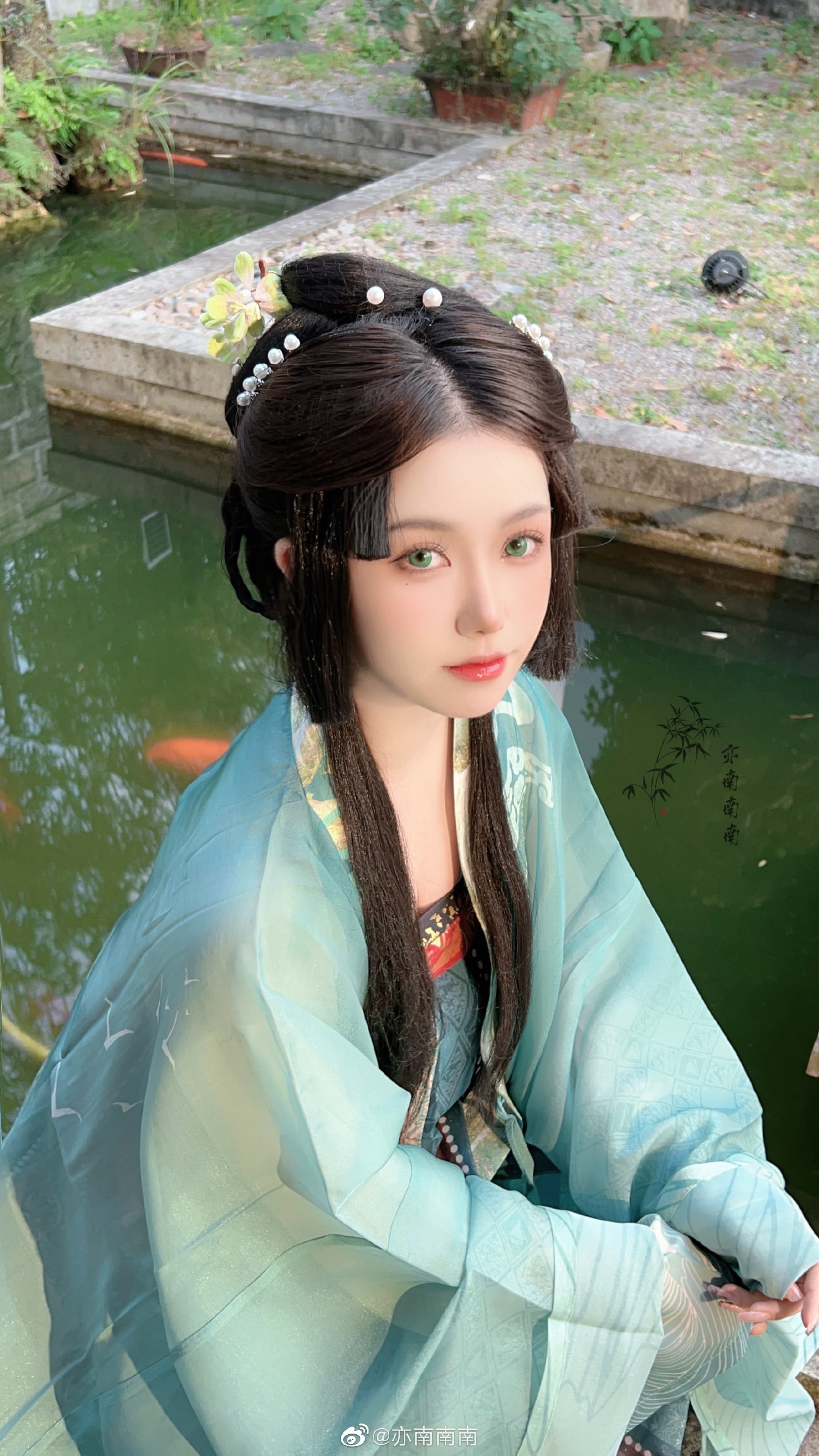 在老板家摸 ​​​@亦南南南