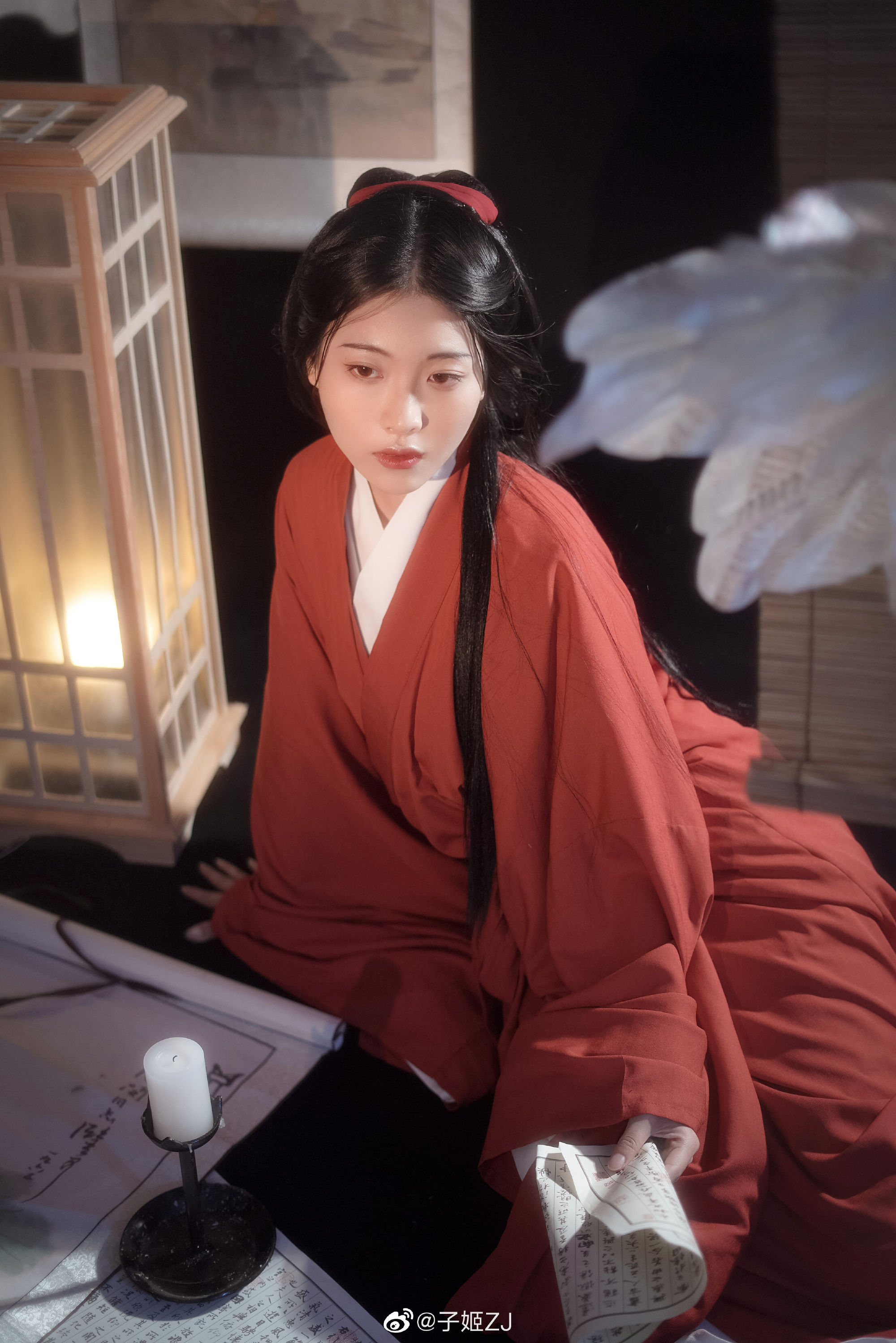 汉服 明月照高楼，流光正徘徊。@子姬ZJ