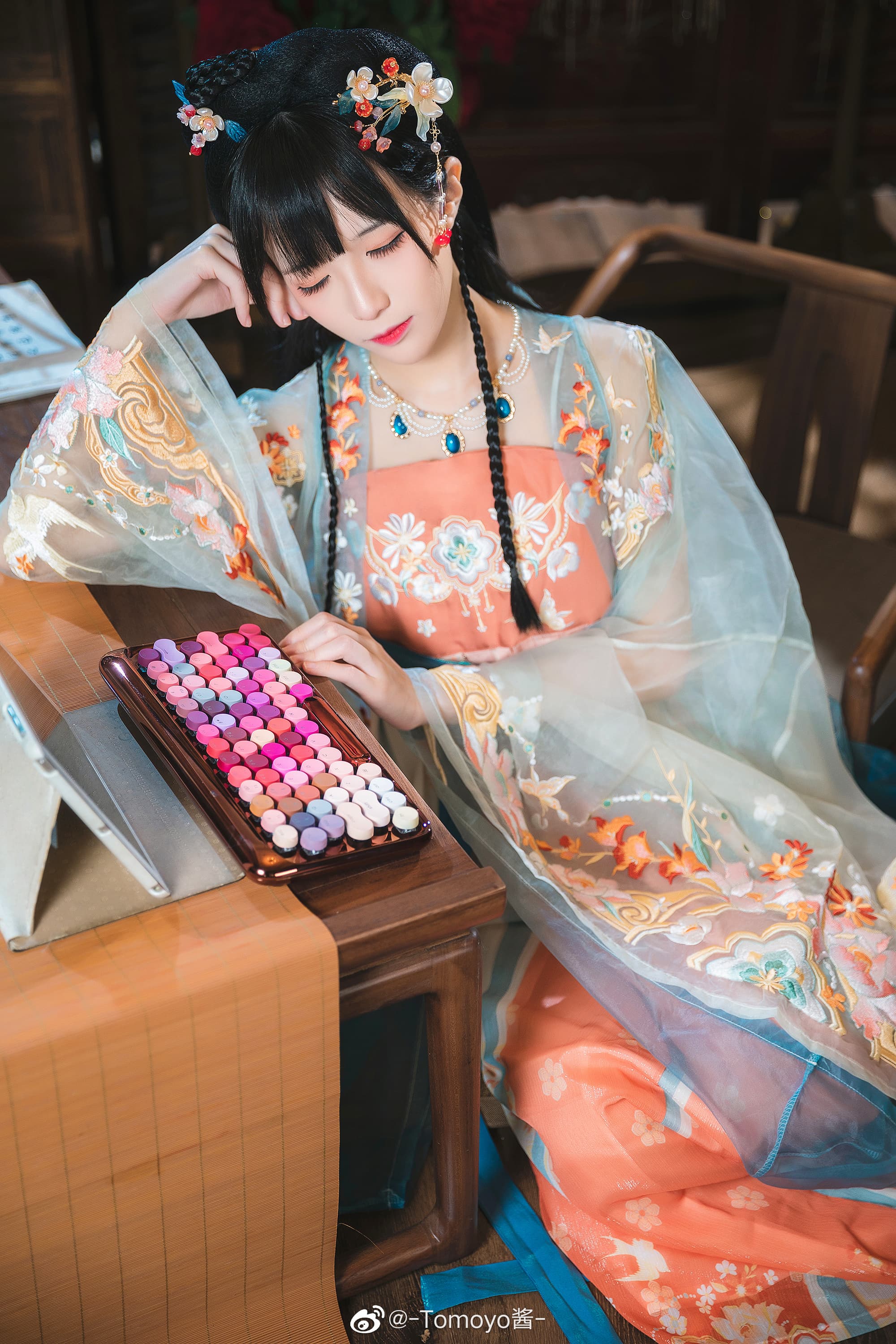 【汉服】假如每个人的生活是一种颜色，那你的生活是什么颜色呢？@-Tomoyo酱-