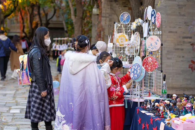 红叶雅集｜到古北水镇汉服节来一场秋意汉服行