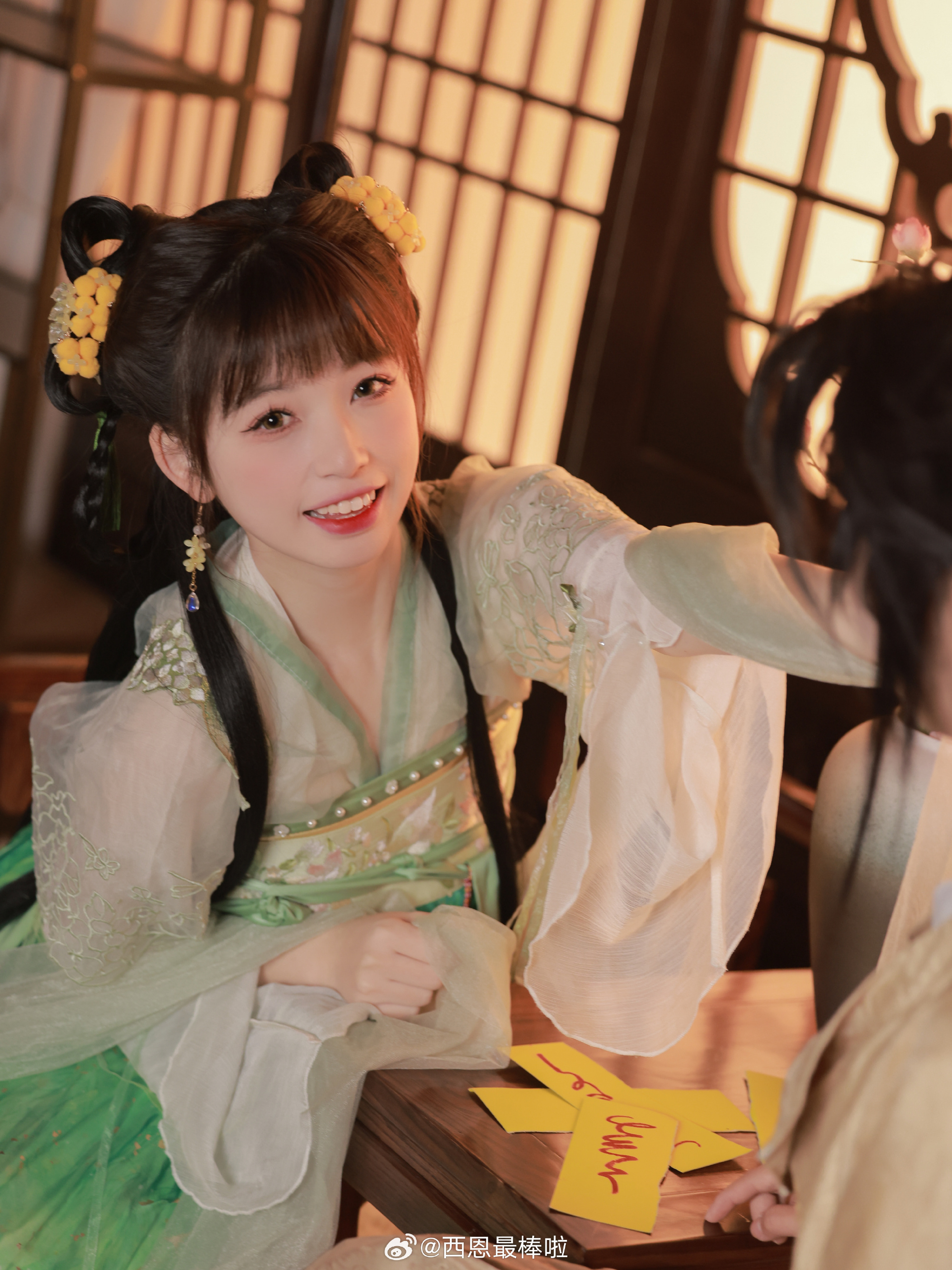 看起来可可爱爱，背地里原来是个小酒鬼！ 汉服@西恩最棒啦