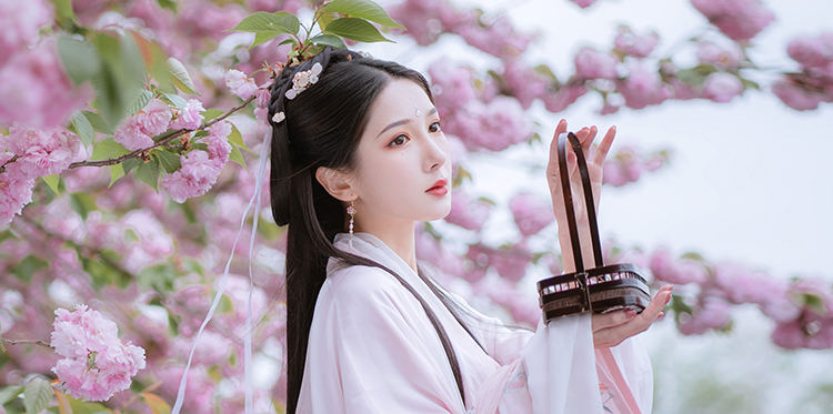 汉服虽“热”但只是初见端倪