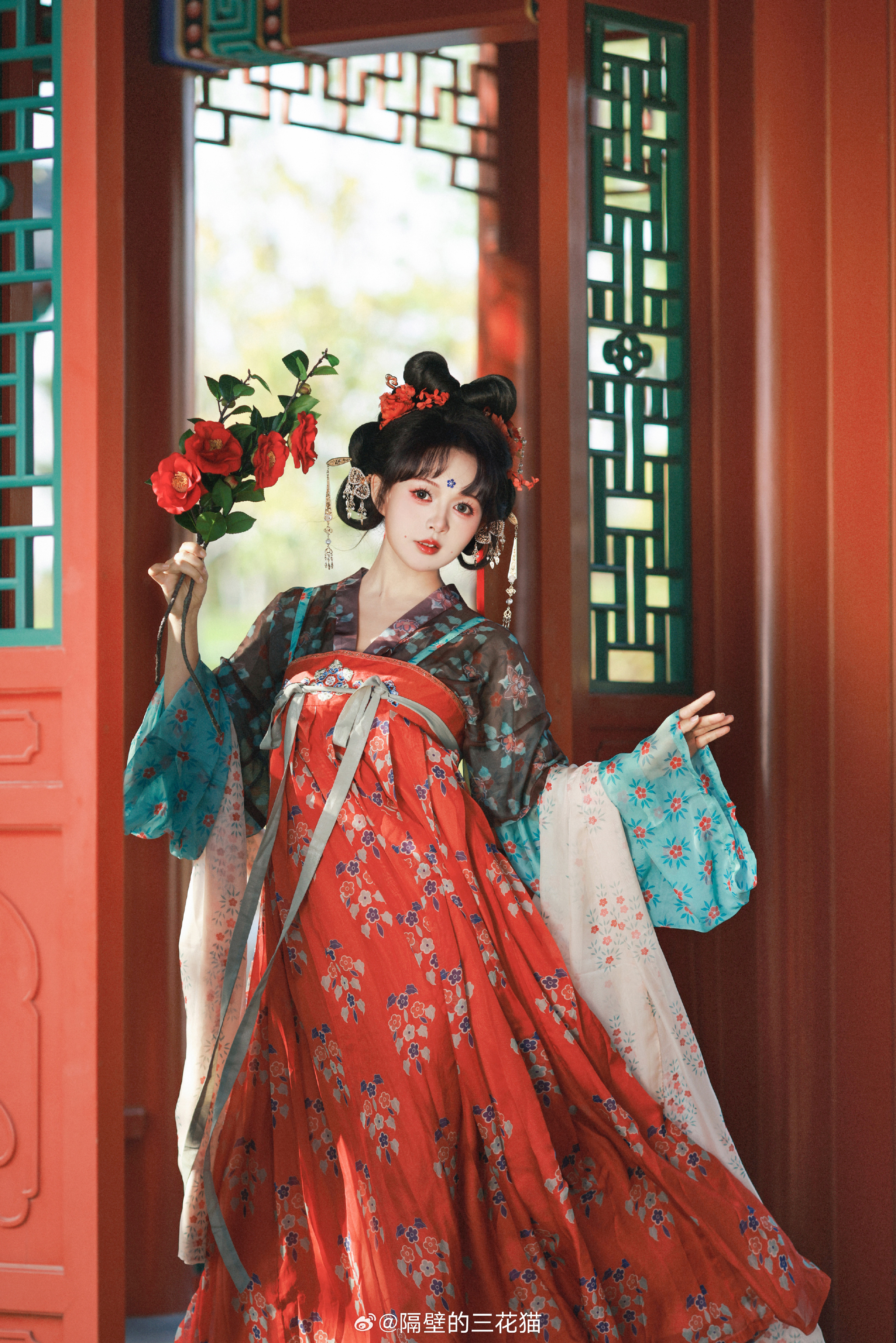 汉服 秋日里的第一抹红…@黑猫猫OvO