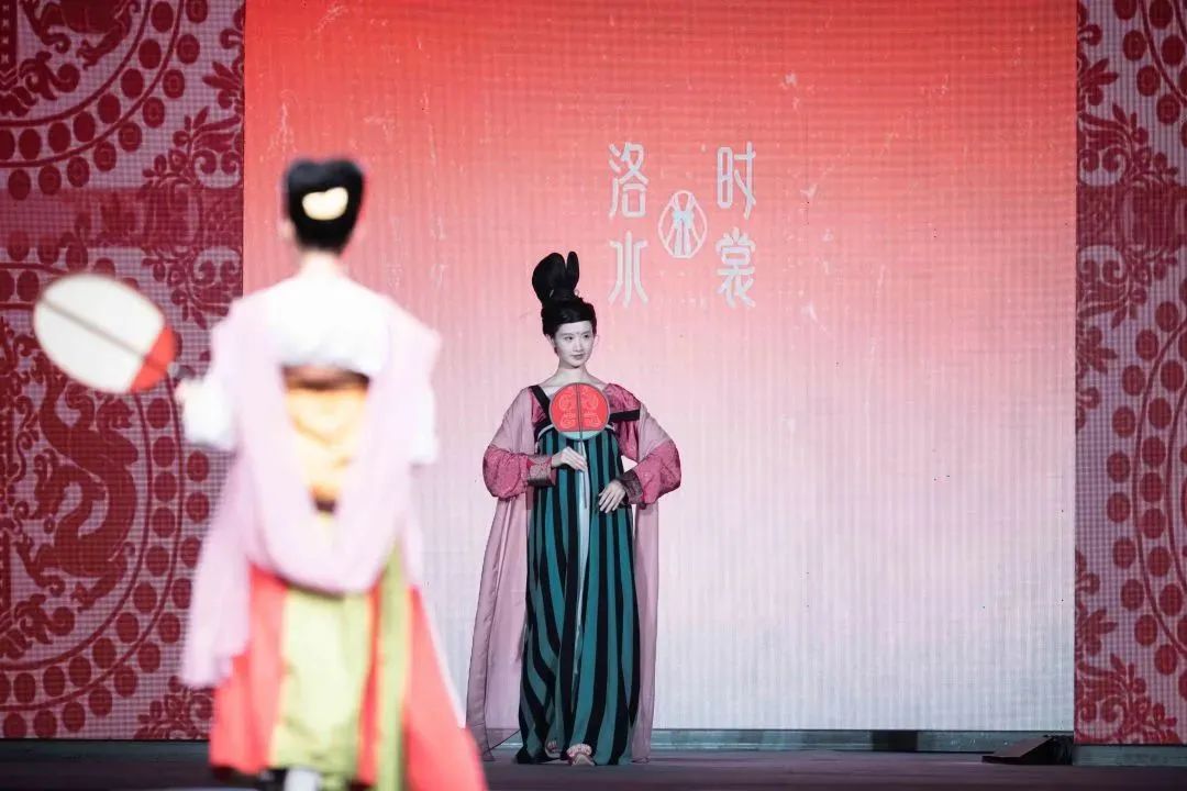 洛阳汉服大秀，领略一千多年前的古人审美