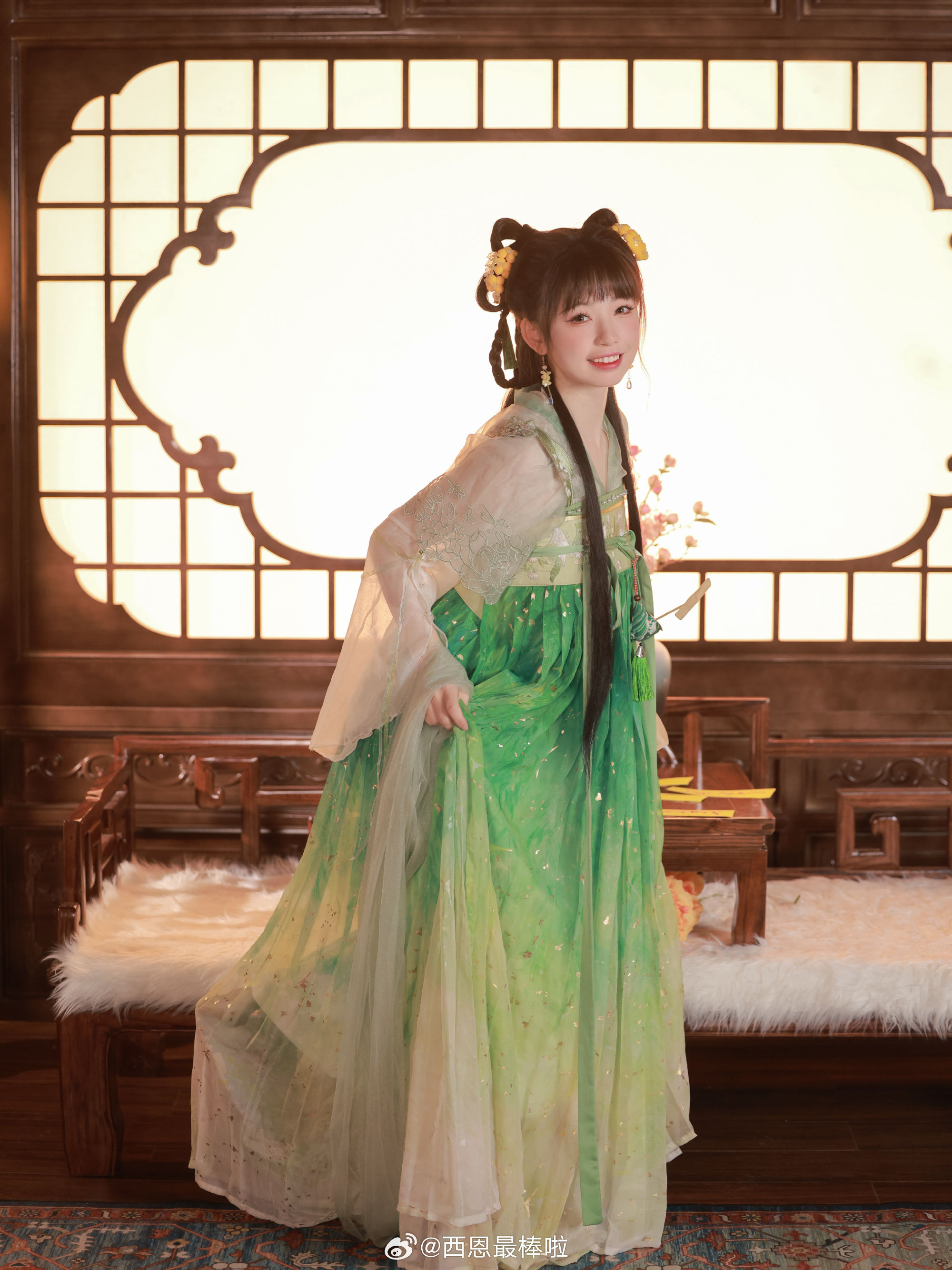 看起来可可爱爱，背地里原来是个小酒鬼！ 汉服@西恩最棒啦