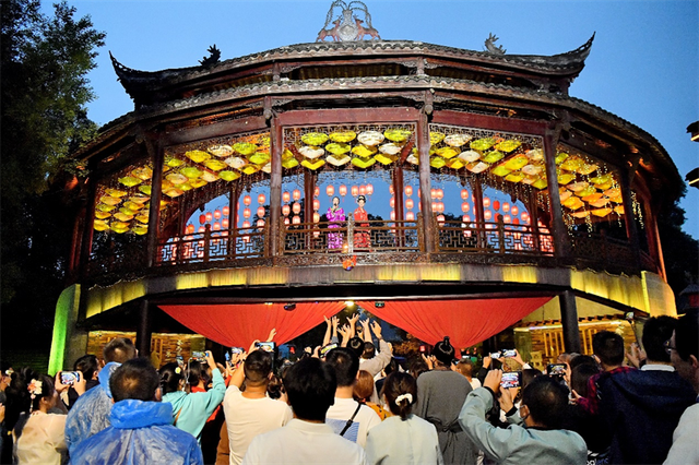 推进川渝文旅产业复苏 成都平乐古镇推出“穿汉服免费游”福利优惠