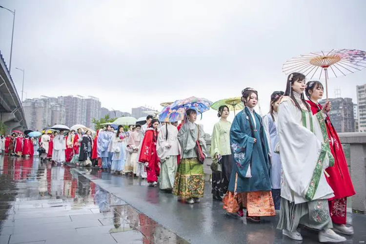 告别“不日常”，汉服需要怎么做？