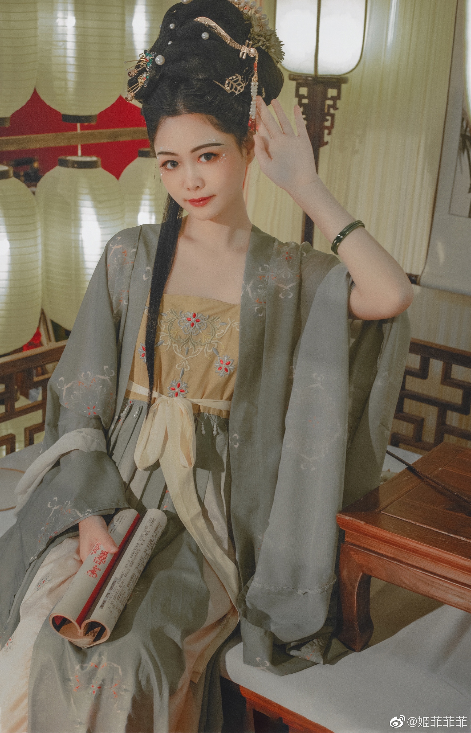 竹雨松风琴韵， 茶烟梧月书声。@姬菲菲菲