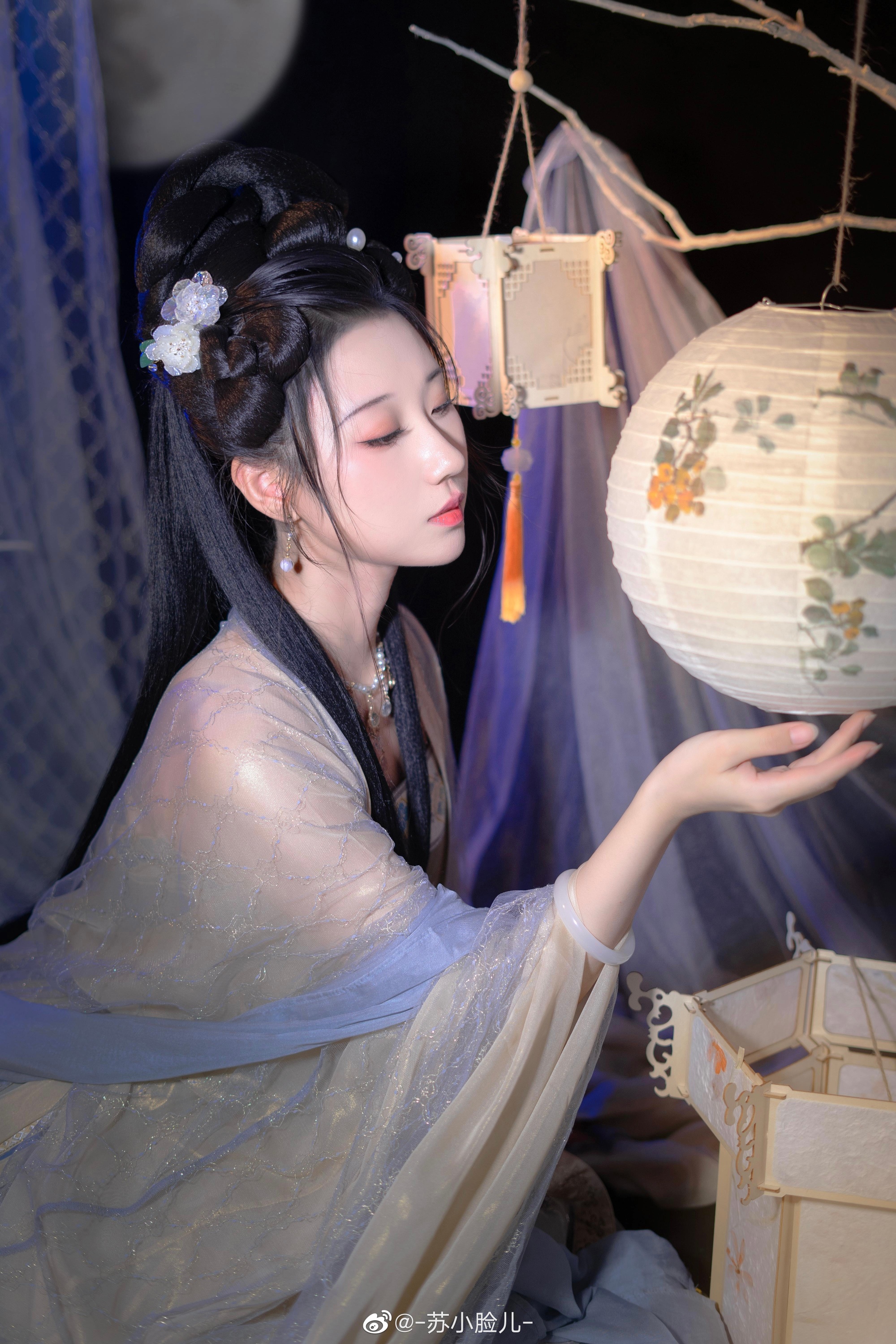 汉服写真 皓魄当空宝镜升，云间仙籁寂无声@-苏小脸儿-