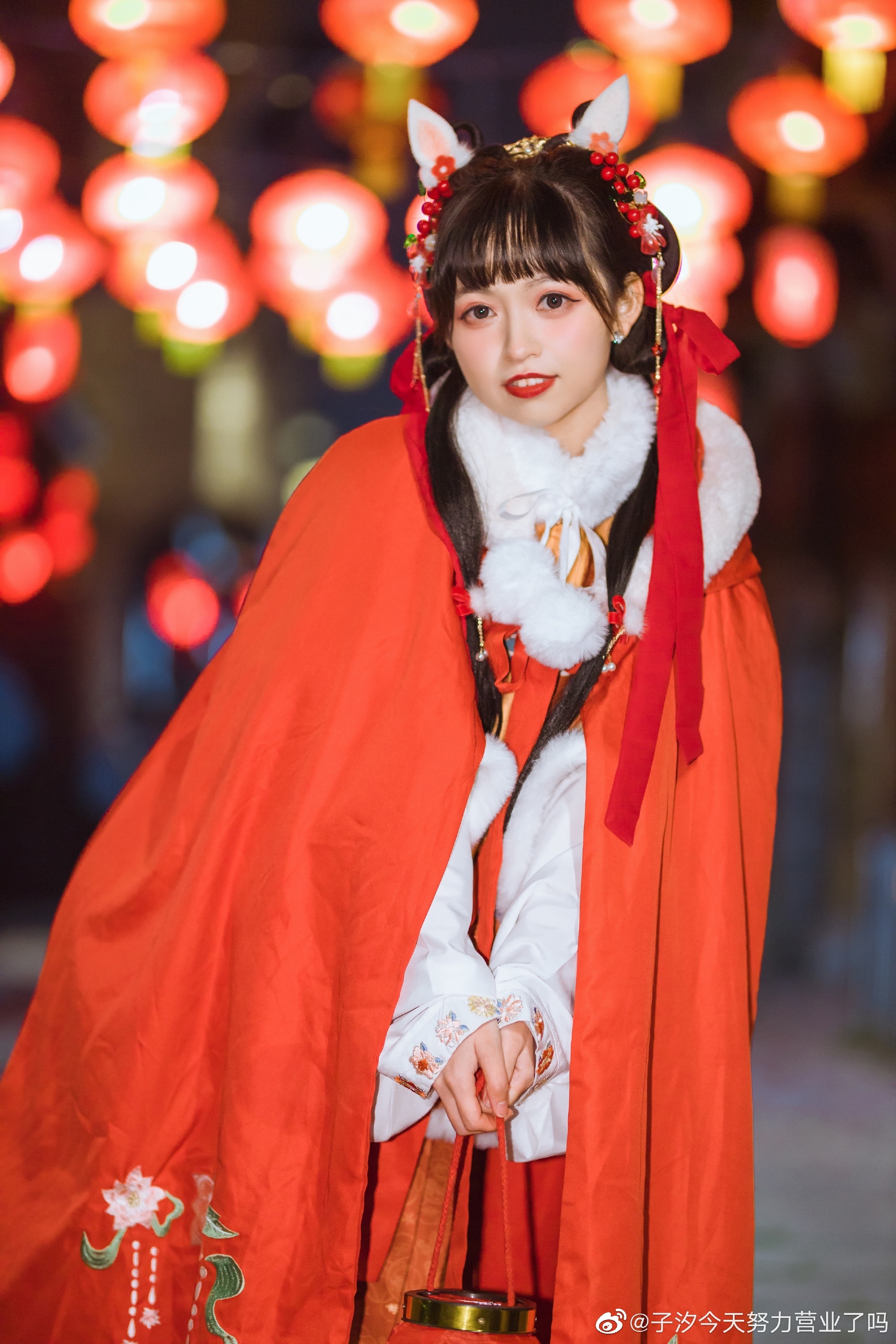 汉服写真 听说，元宵灯会是男女约会的好时节@子汐今天努力营业了吗