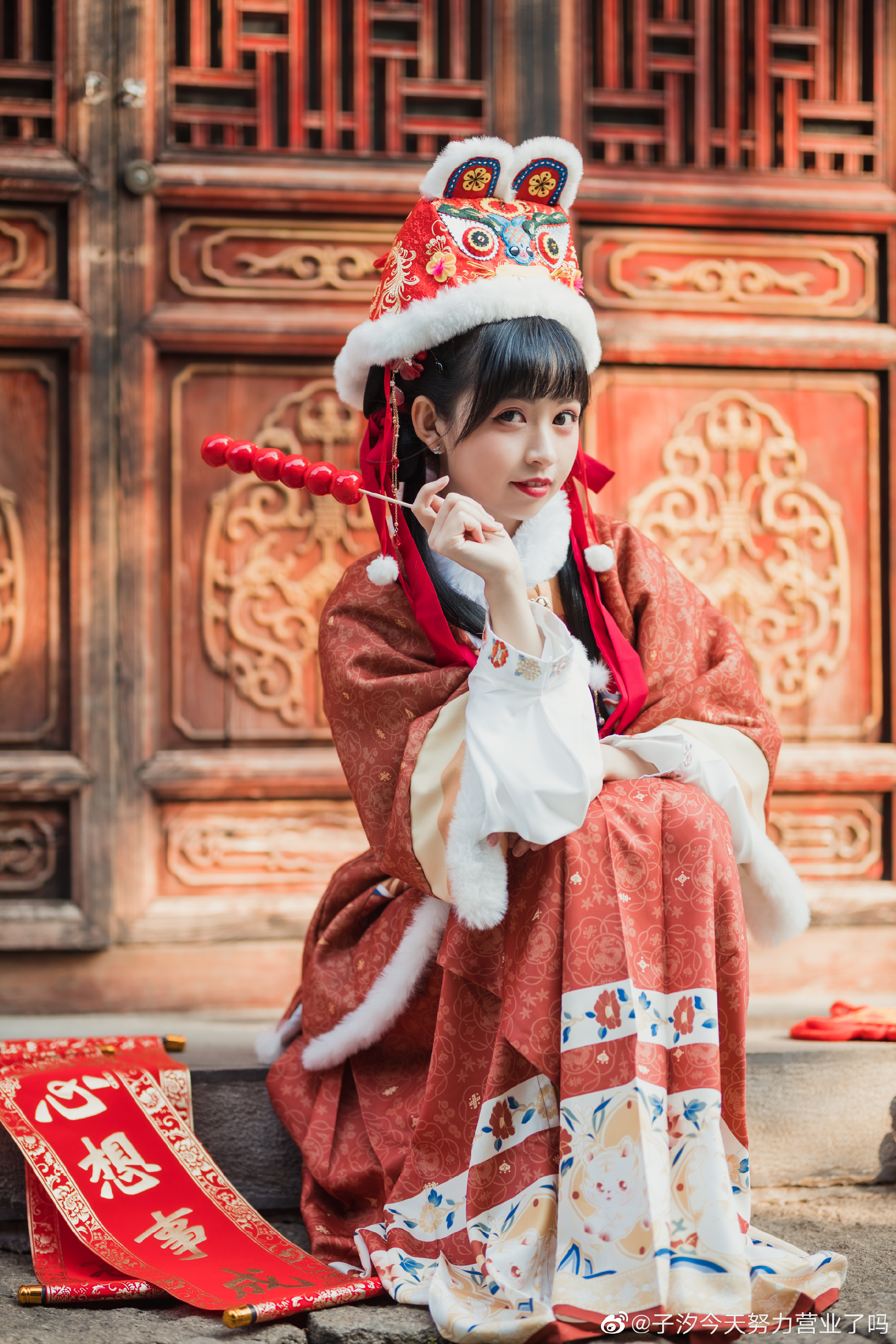 小虎娃来送祝福啦！汉服写真@子汐今天努力营业了吗