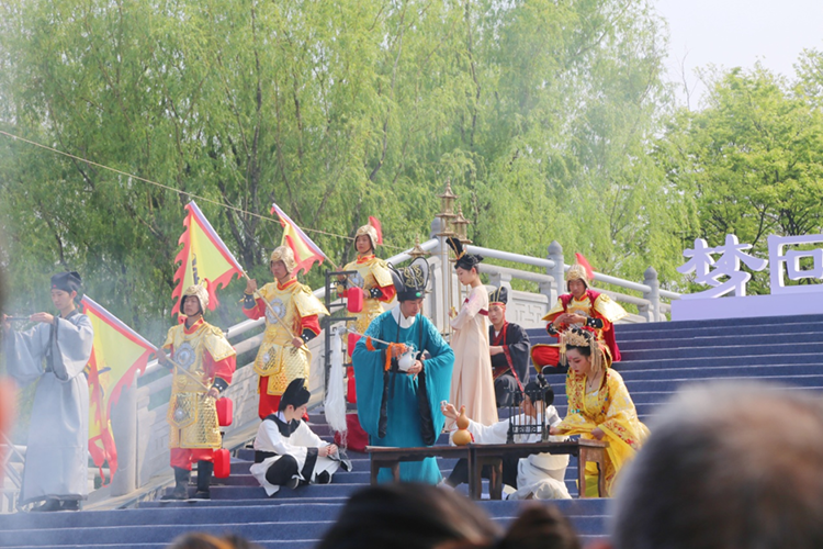 在洛阳，五一可以穿汉服去哪里玩？