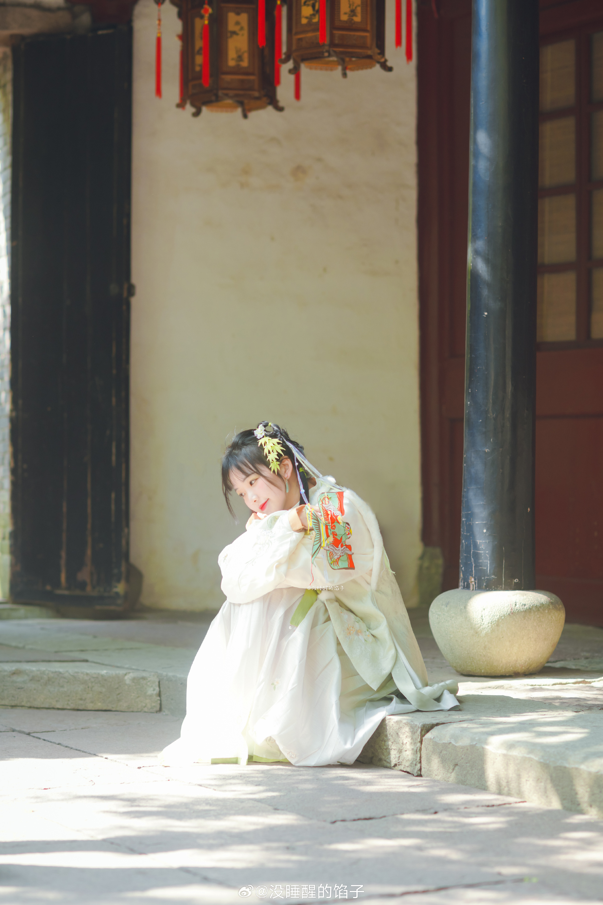 汉服 先生说考功名就得读书破万卷 但我也想和你趁好春光放纸鸢。@没睡醒的馅子