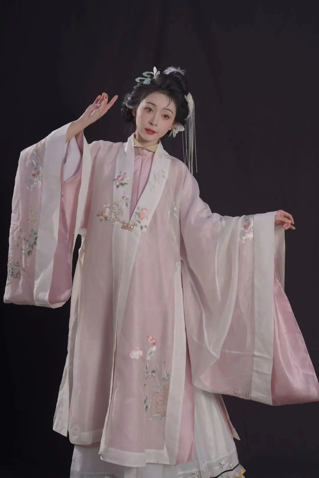 古人夏天穿汉服不会热吗？告诉你，这么穿！