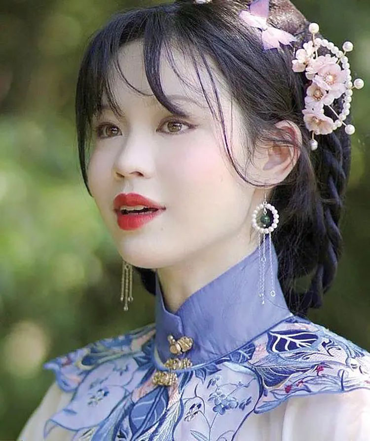 在国外穿汉服的女孩们：推动汉服复兴，顺便当网红！