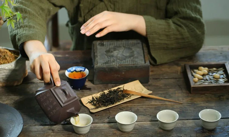 【科普】茶和牛奶都是健康食品，为什么奶茶却被列为垃圾食品？