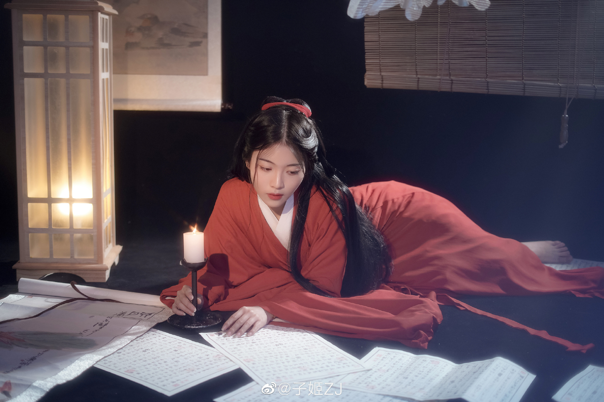 汉服 明月照高楼，流光正徘徊。@子姬ZJ