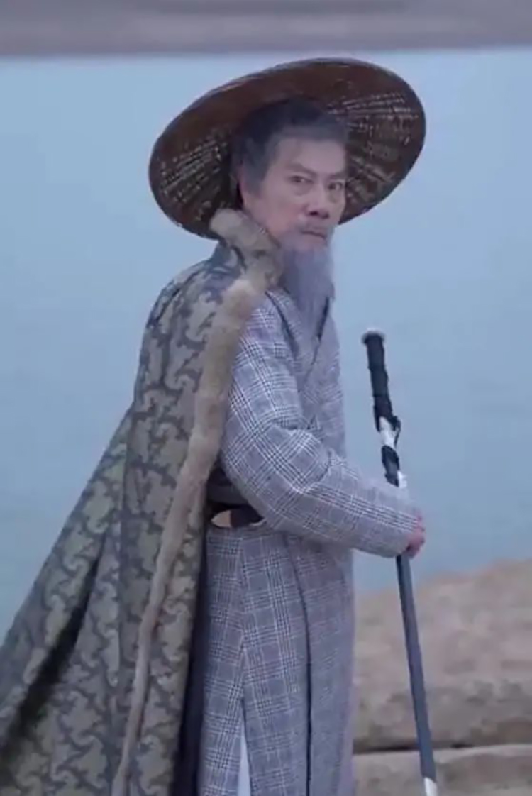 长沙爷爷汉服变装惊艳众人：在故宫拍照被围观