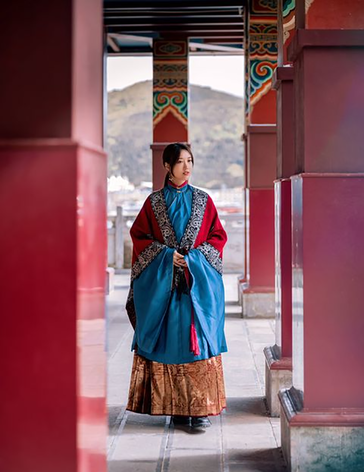 回归传统：汉服如何回归现代风格