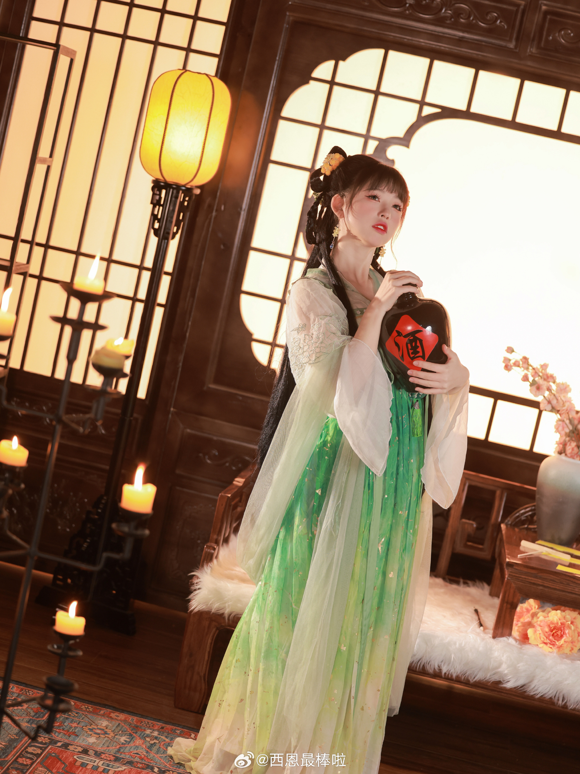 看起来可可爱爱，背地里原来是个小酒鬼！ 汉服@西恩最棒啦