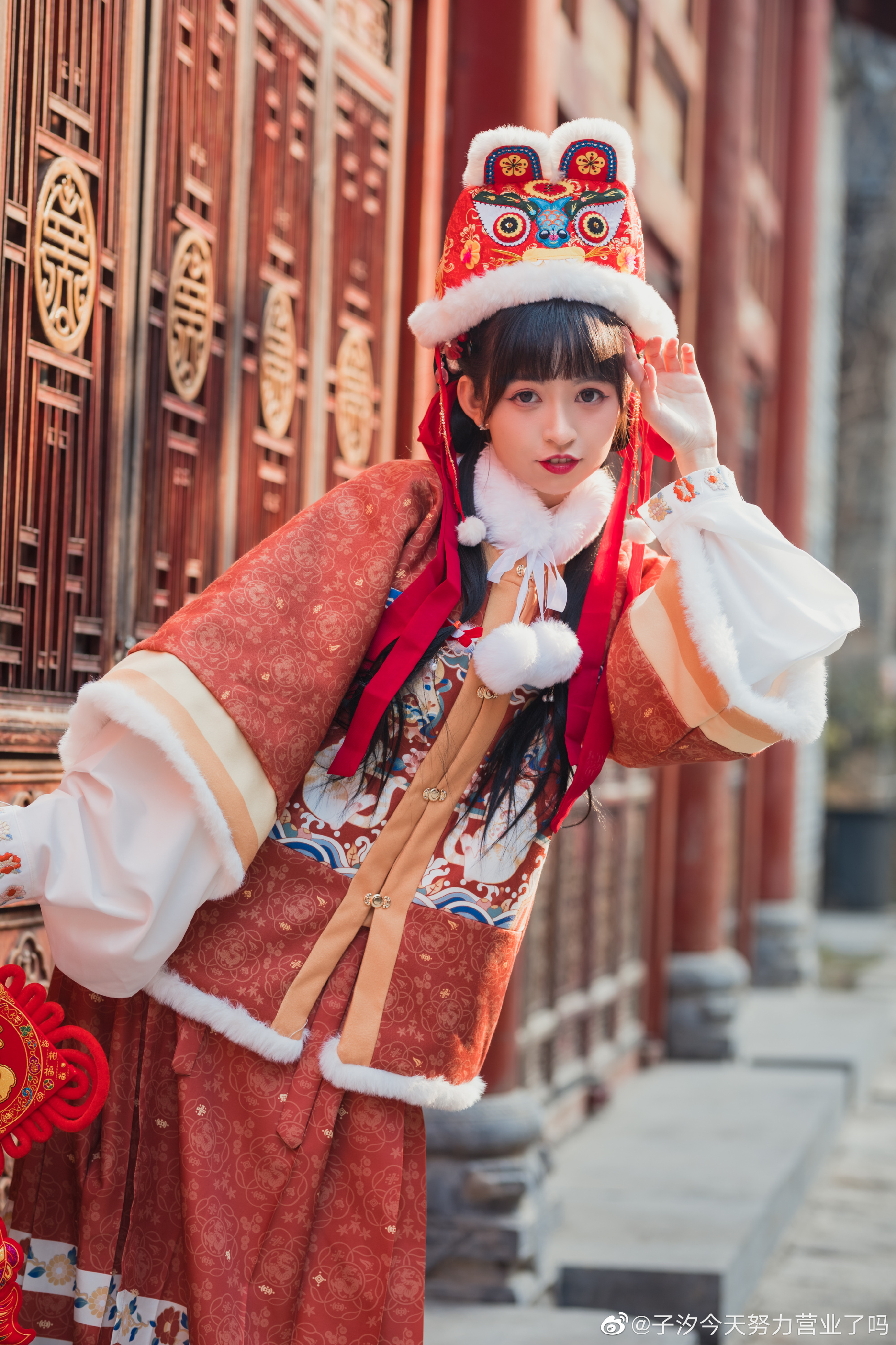 小虎娃来送祝福啦！汉服写真@子汐今天努力营业了吗