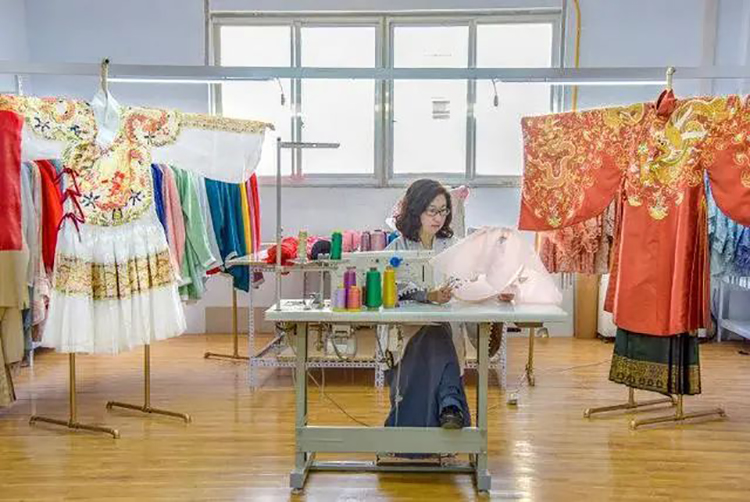 不爱潮服爱汉服！德州“汉服风潮”持续升温中的汉服同袍们！