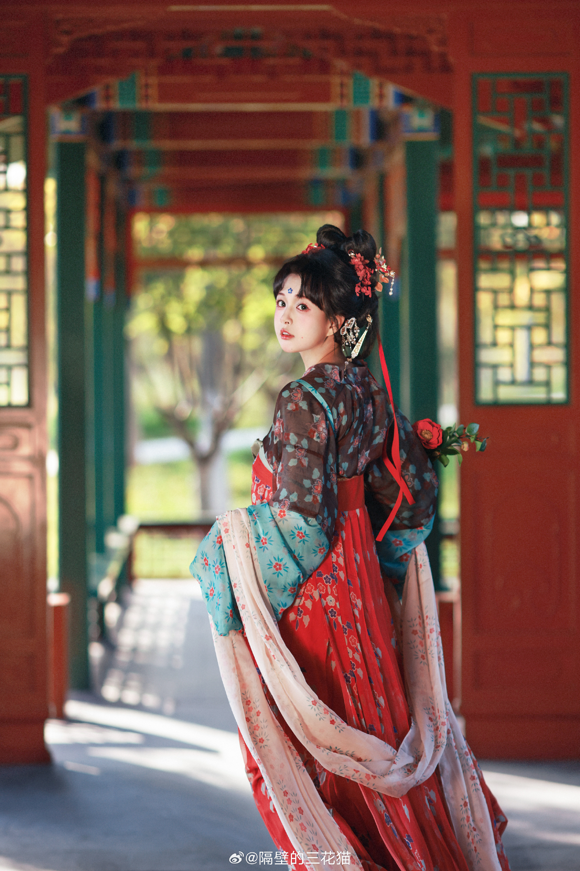 汉服 秋日里的第一抹红…@黑猫猫OvO