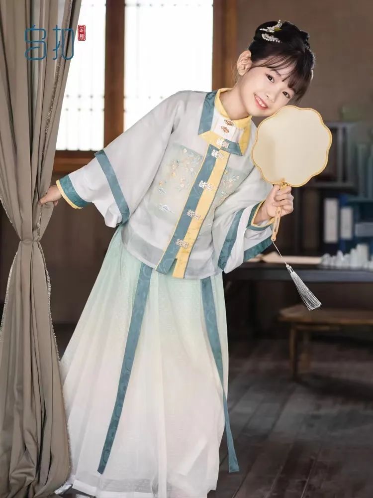 汉服童装丨上衣下裳合并是否能被接受？