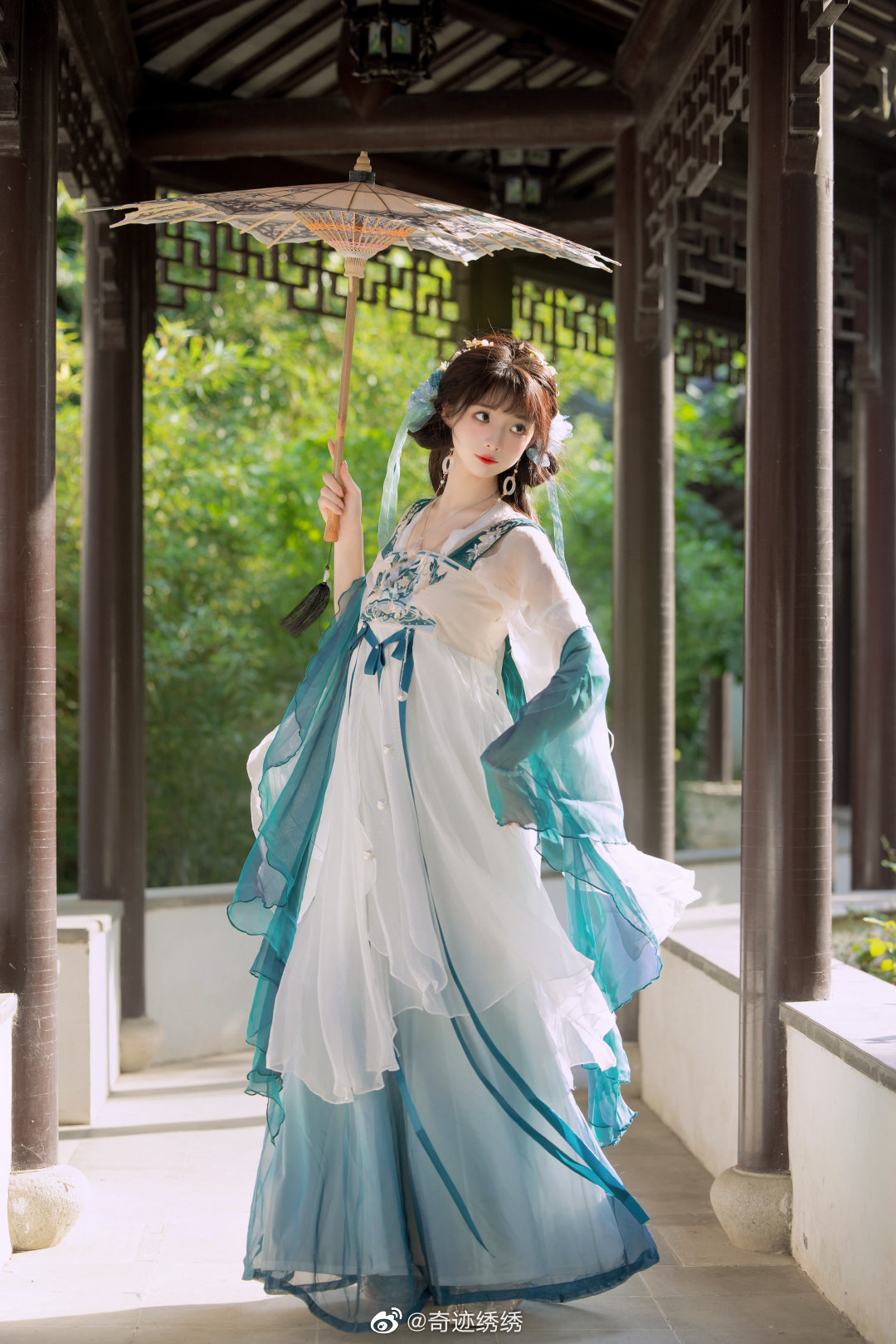 莺莺燕燕春春，花花柳柳真真。@奇迹绣绣