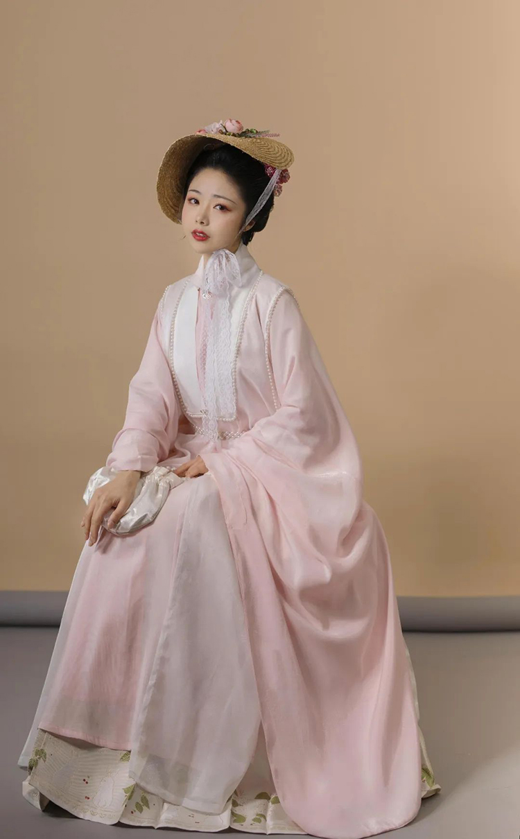 传统遇见时尚‖秋冬汉服与时装混搭指南