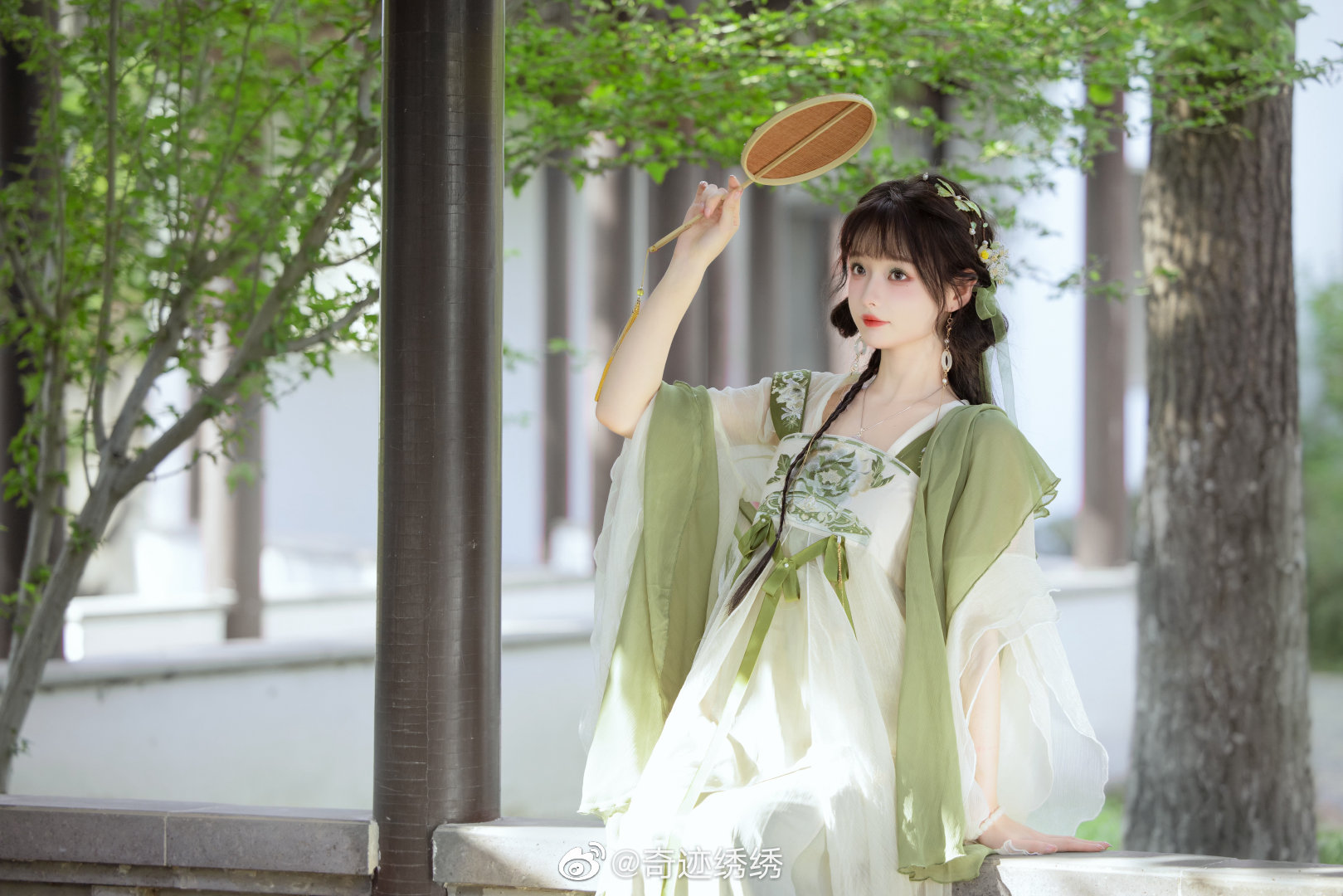 莺莺燕燕春春，花花柳柳真真。@奇迹绣绣