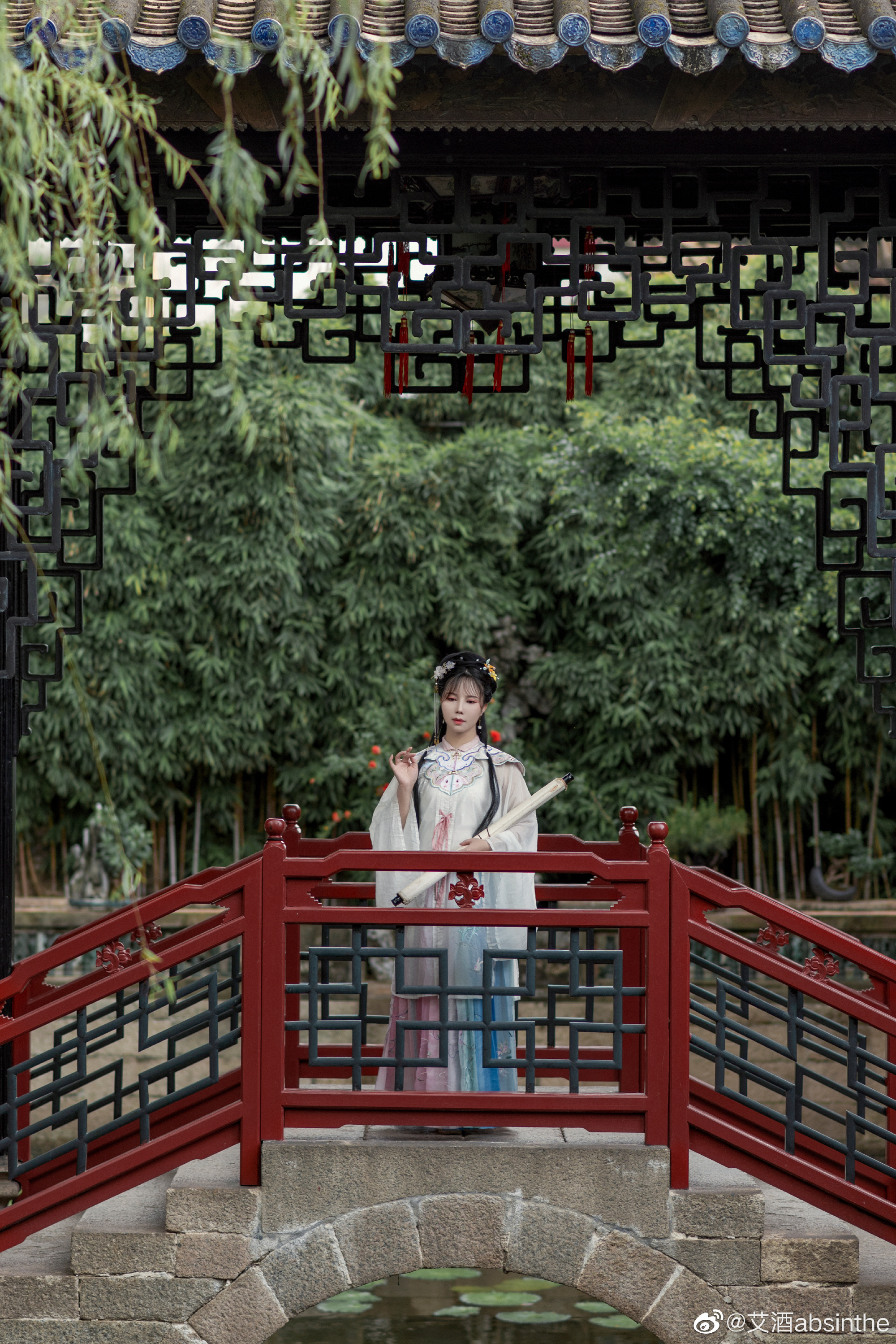 【汉服】淡眉如秋水，玉肌伴轻风@南一