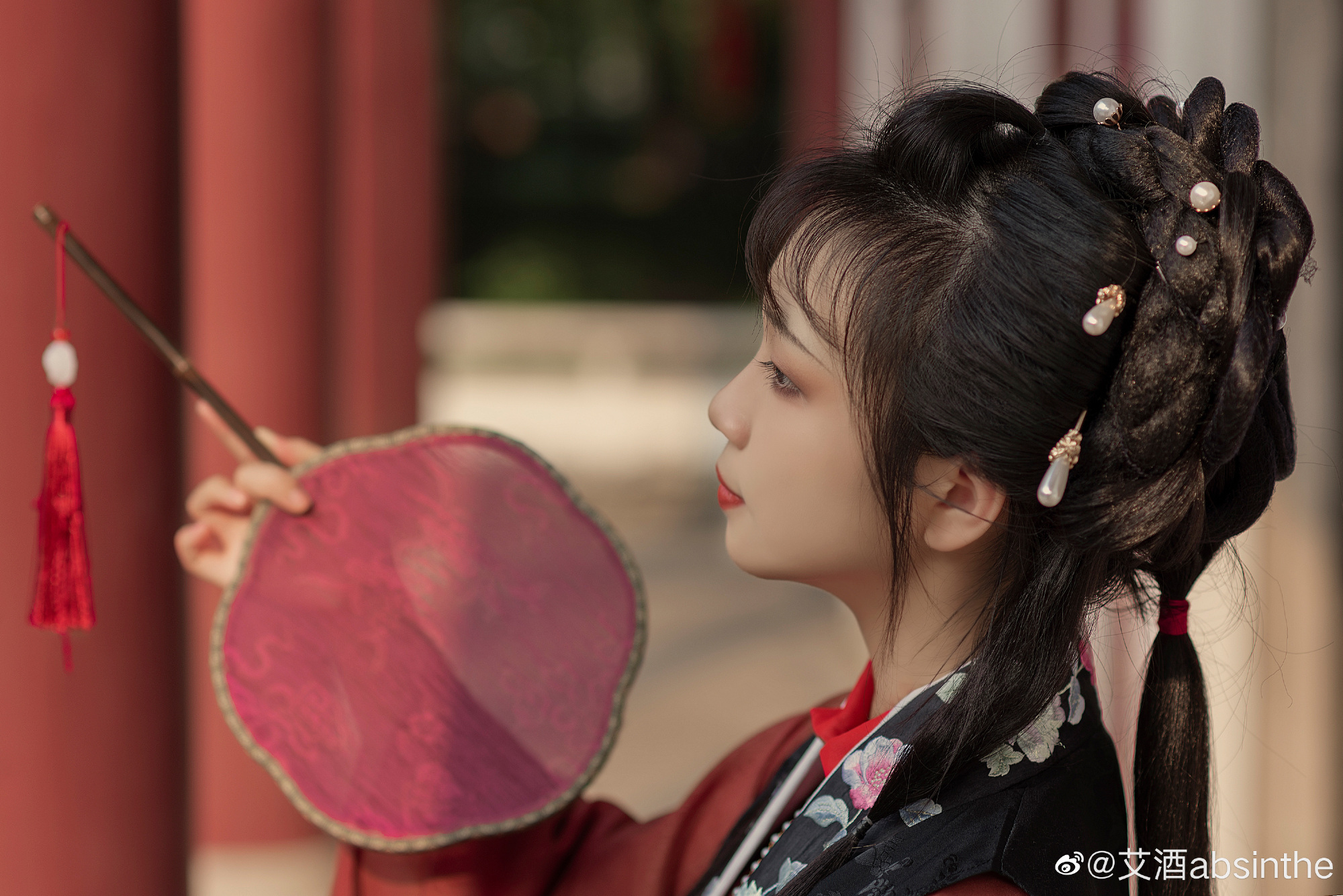 今年的第二套汉服 @艾酒absinthe