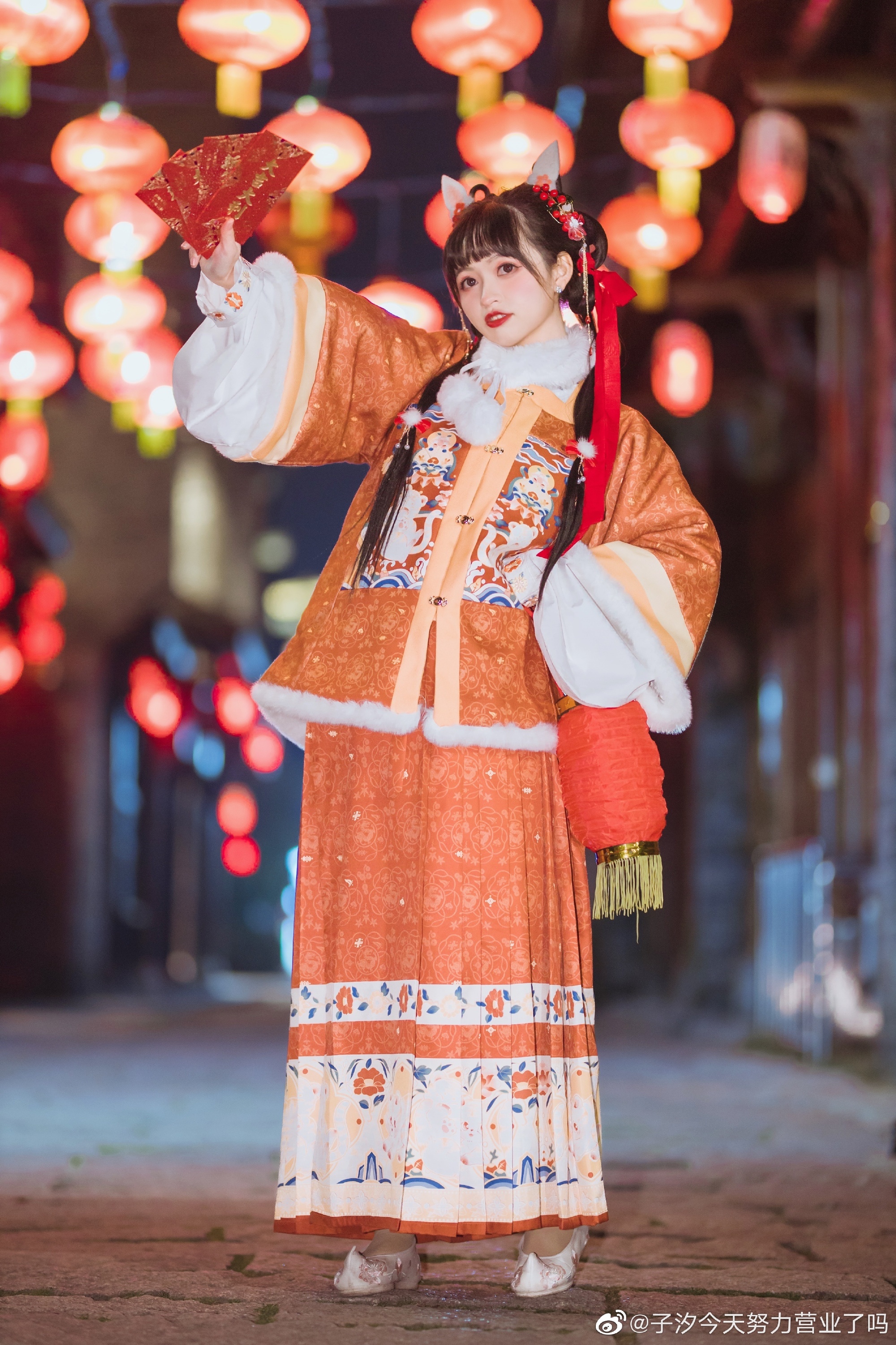 汉服写真 听说，元宵灯会是男女约会的好时节@子汐今天努力营业了吗