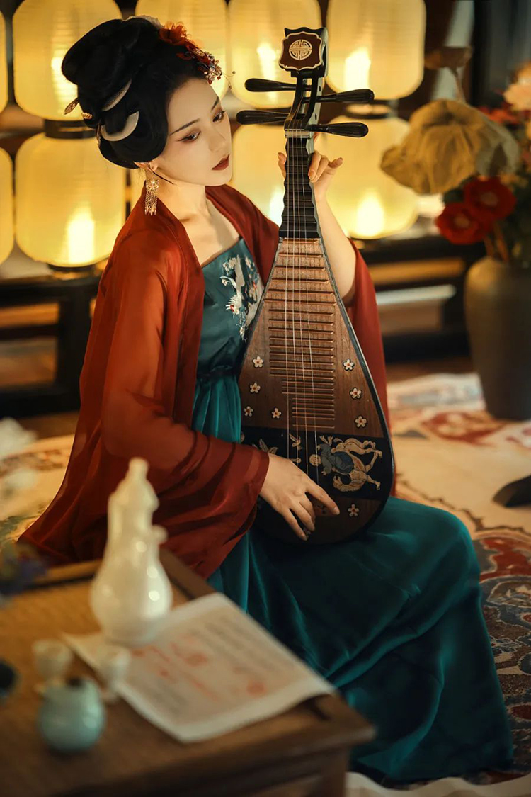 圣微再登榜首，杨馥羽首度榜眼，看2022最受欢迎的汉服模特都有谁？