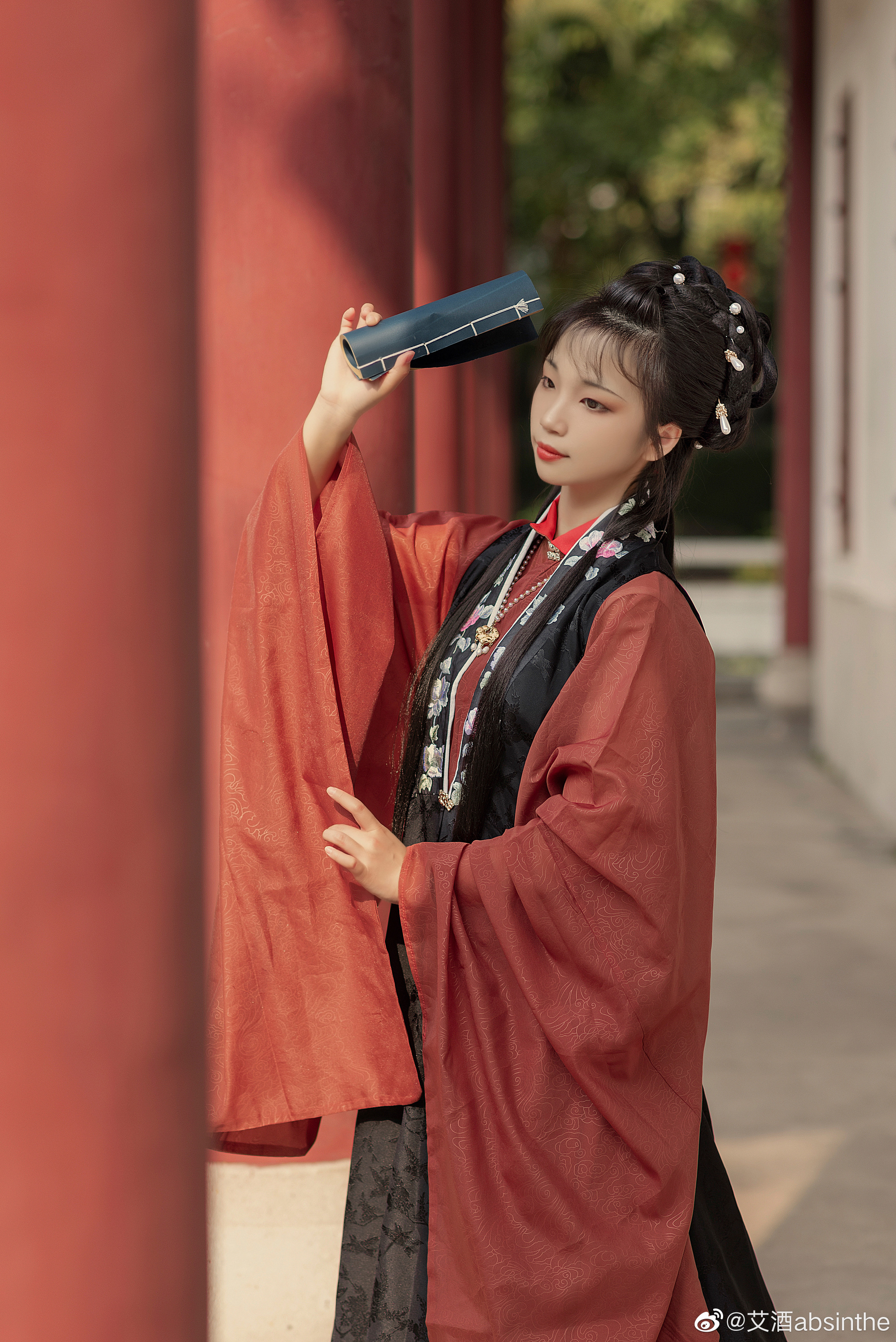 今年的第二套汉服 @艾酒absinthe