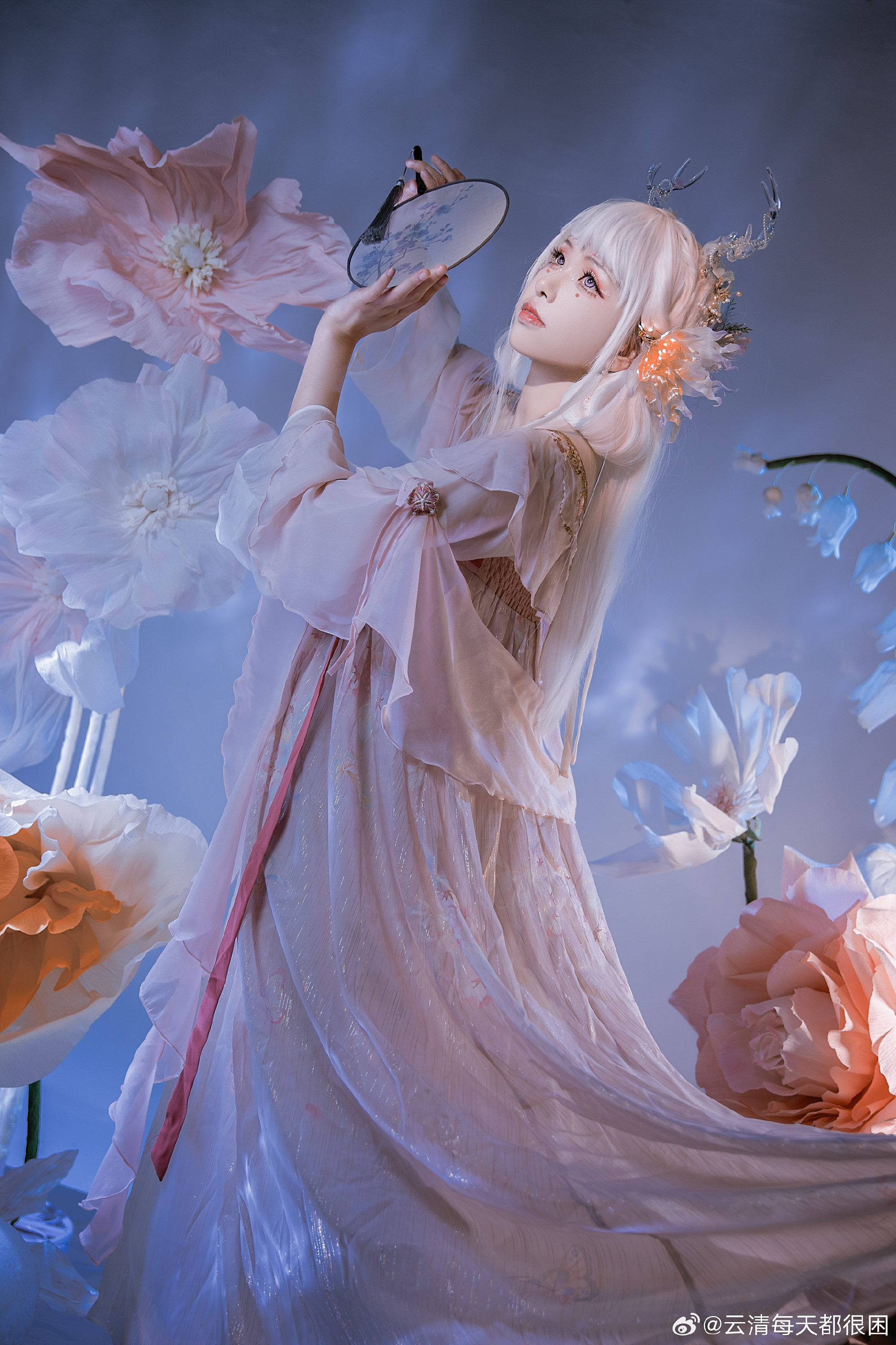 残雪凝辉冷画屏 落梅横笛已三更 更无人处月胧明@云清每天都很困