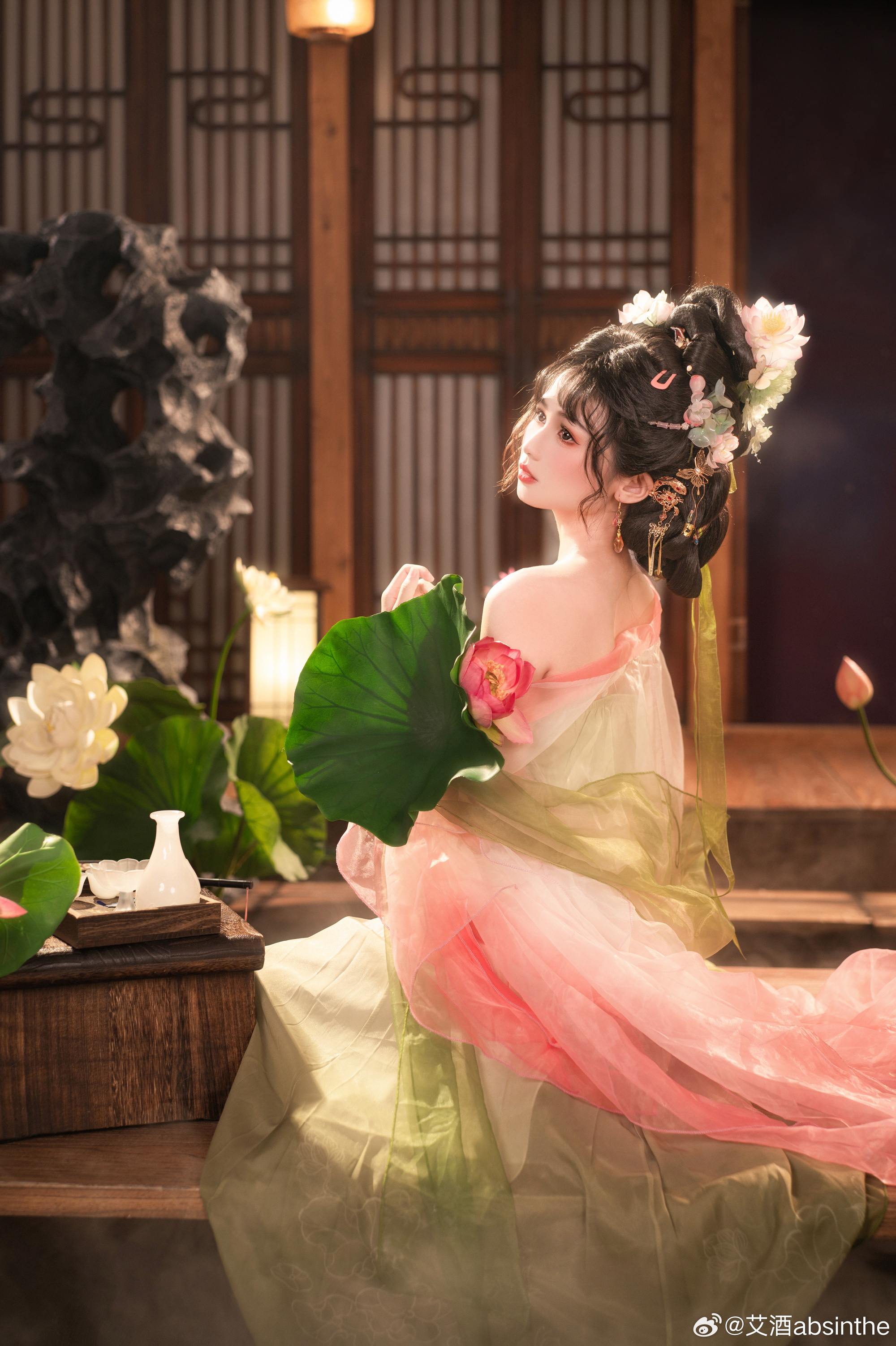 汉服 荷叶罗裙一色裁，芙蓉向脸两边开@佳佳Jayaa