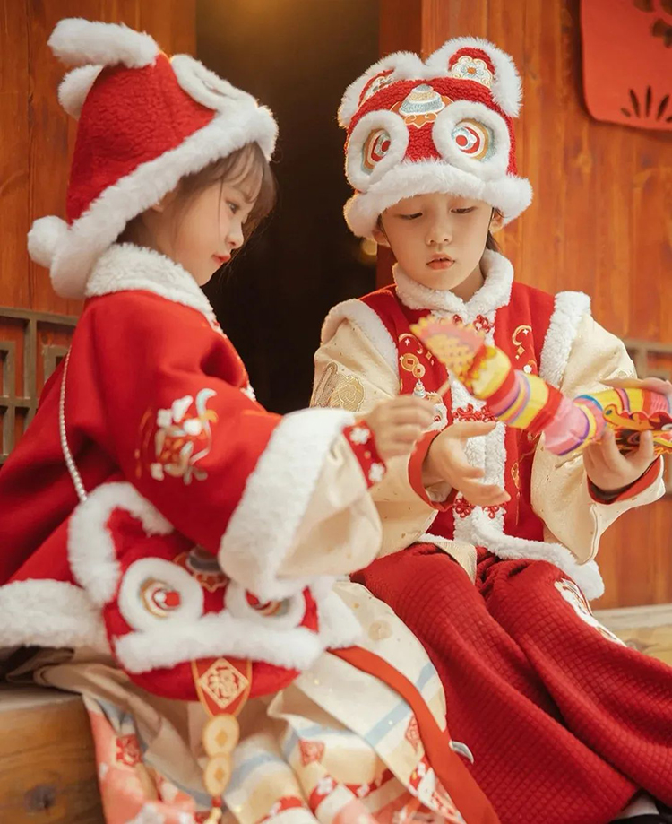 春节汉服穿搭指南丨玉兔将至人间，华裳妆点新春