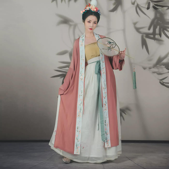 汉服究竟有多美？一袭襦裙霓裳，惊艳了岁月时光