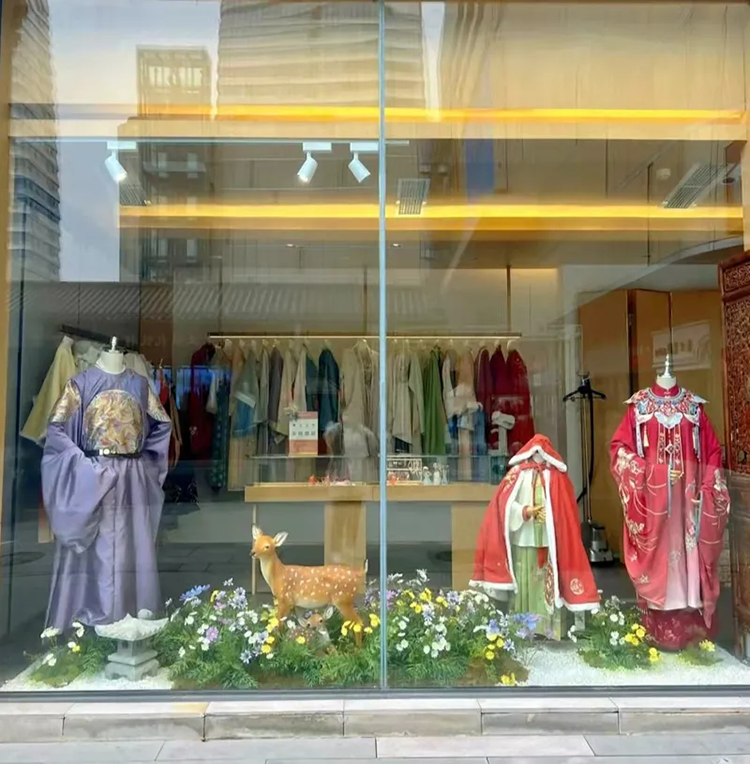 这些城市的汉服一条街，并不都是只有汉服哦！
