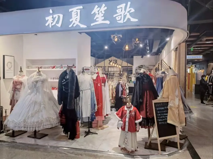 这些城市的汉服一条街，并不都是只有汉服哦！