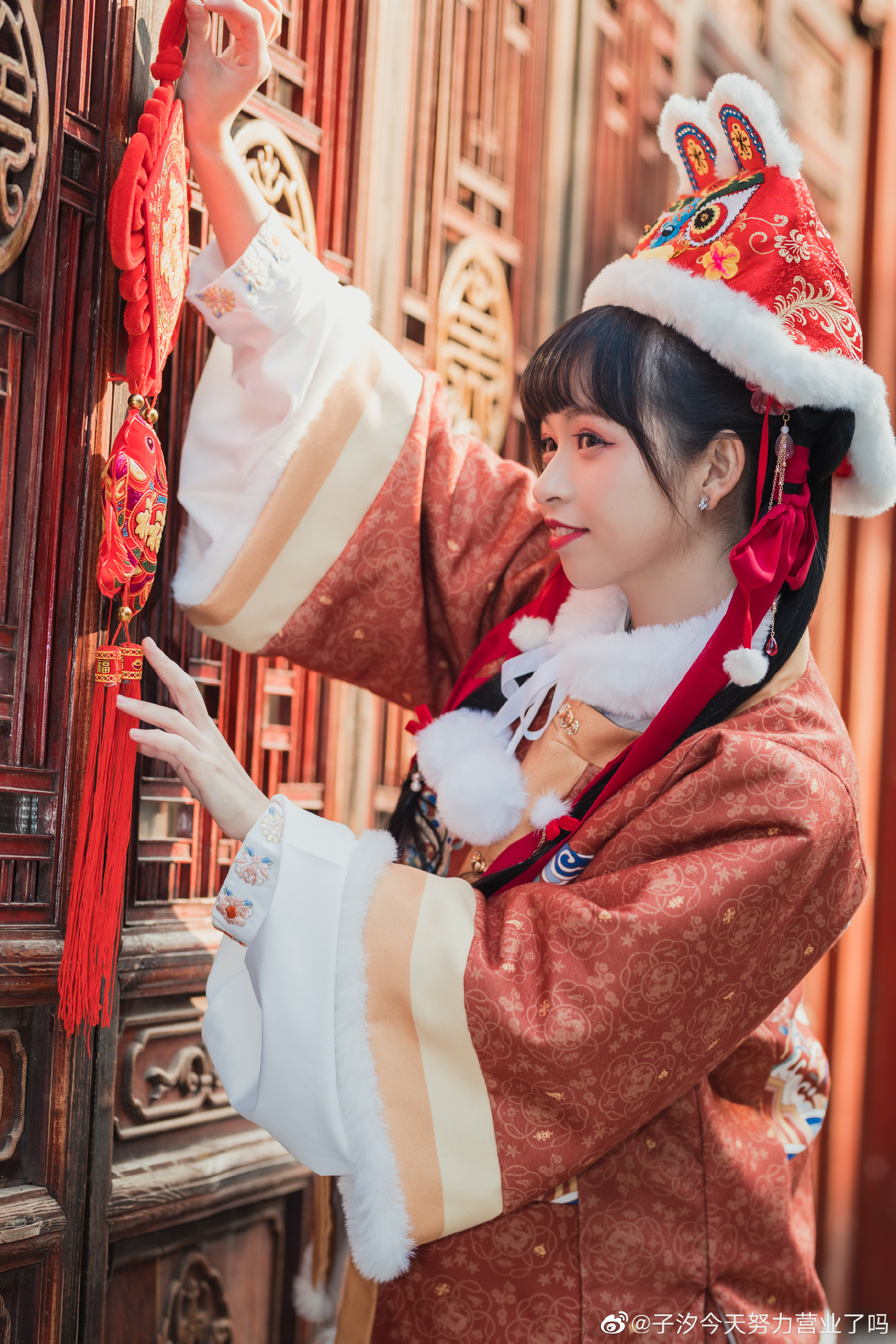 小虎娃来送祝福啦！汉服写真@子汐今天努力营业了吗