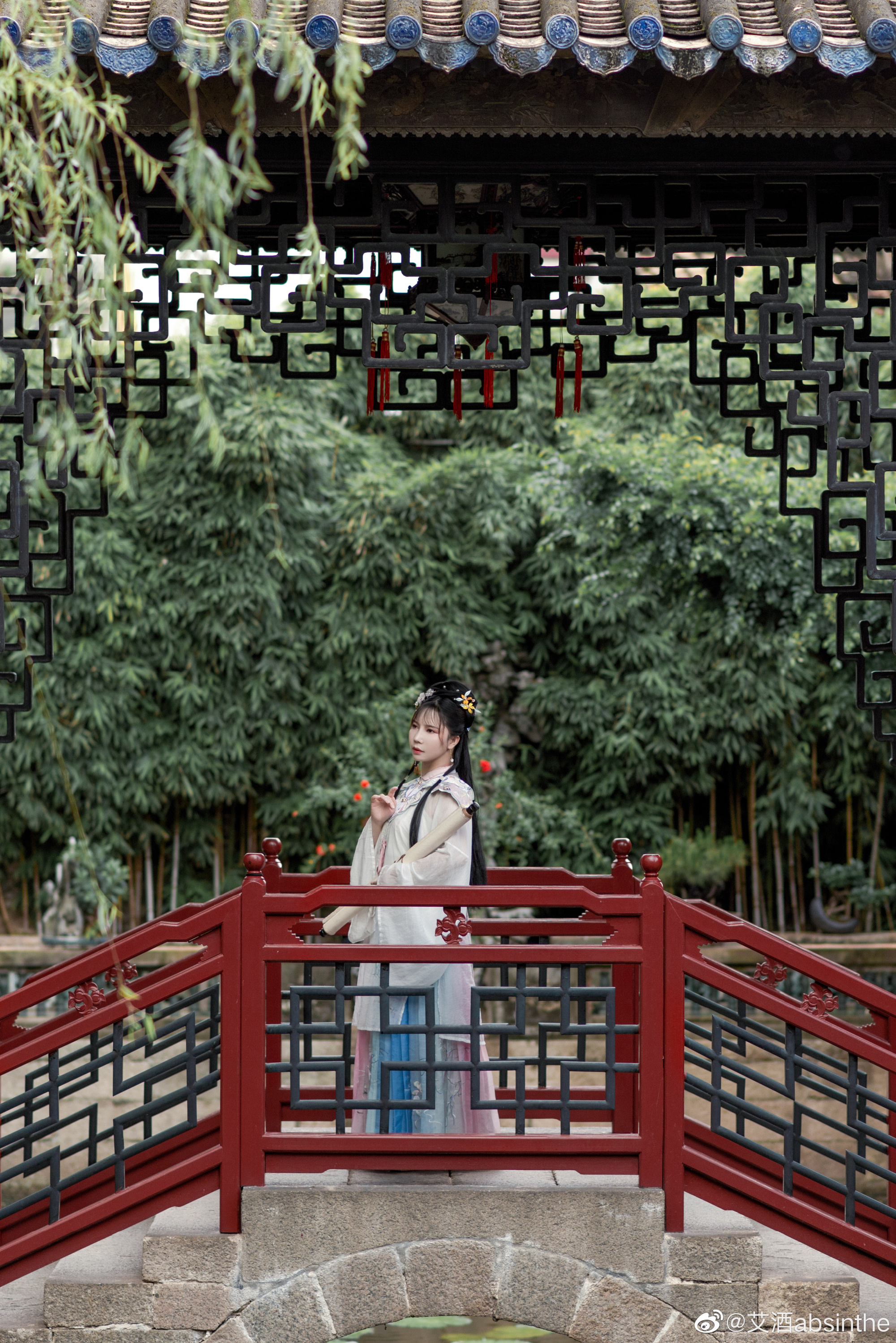 【汉服】淡眉如秋水，玉肌伴轻风@南一