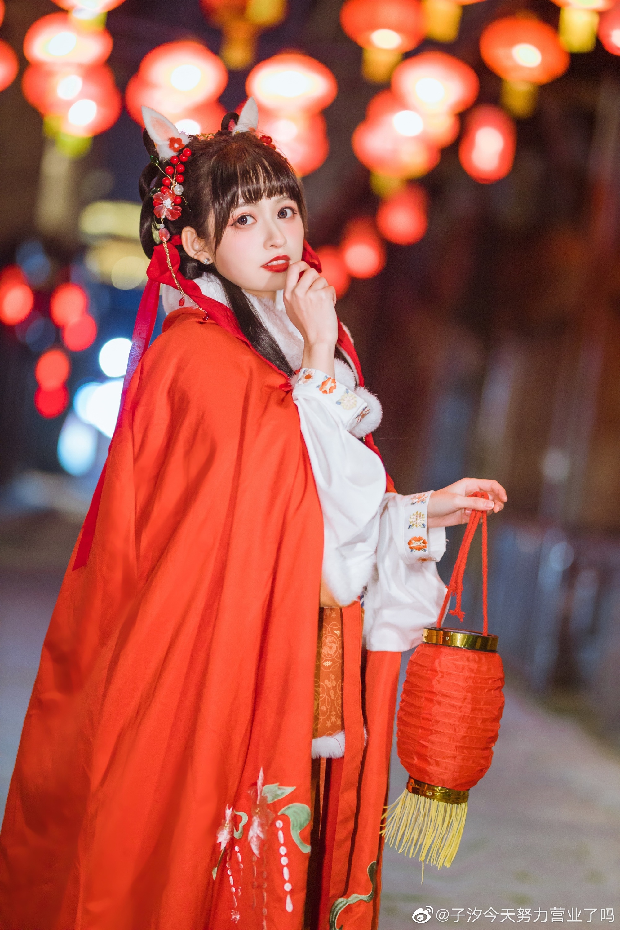 汉服写真 听说，元宵灯会是男女约会的好时节@子汐今天努力营业了吗