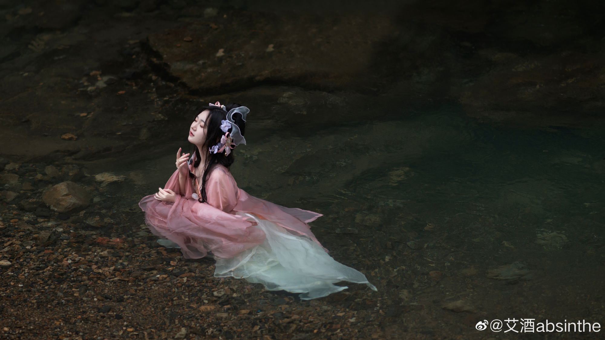【汉服】清水出芙蓉，天然去雕饰@艾酒absinthe