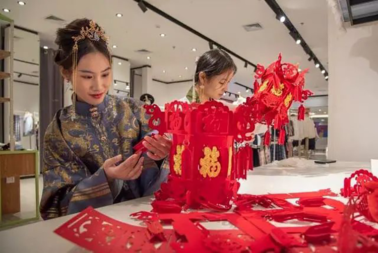 不爱潮服爱汉服！德州“汉服风潮”持续升温中的汉服同袍们！